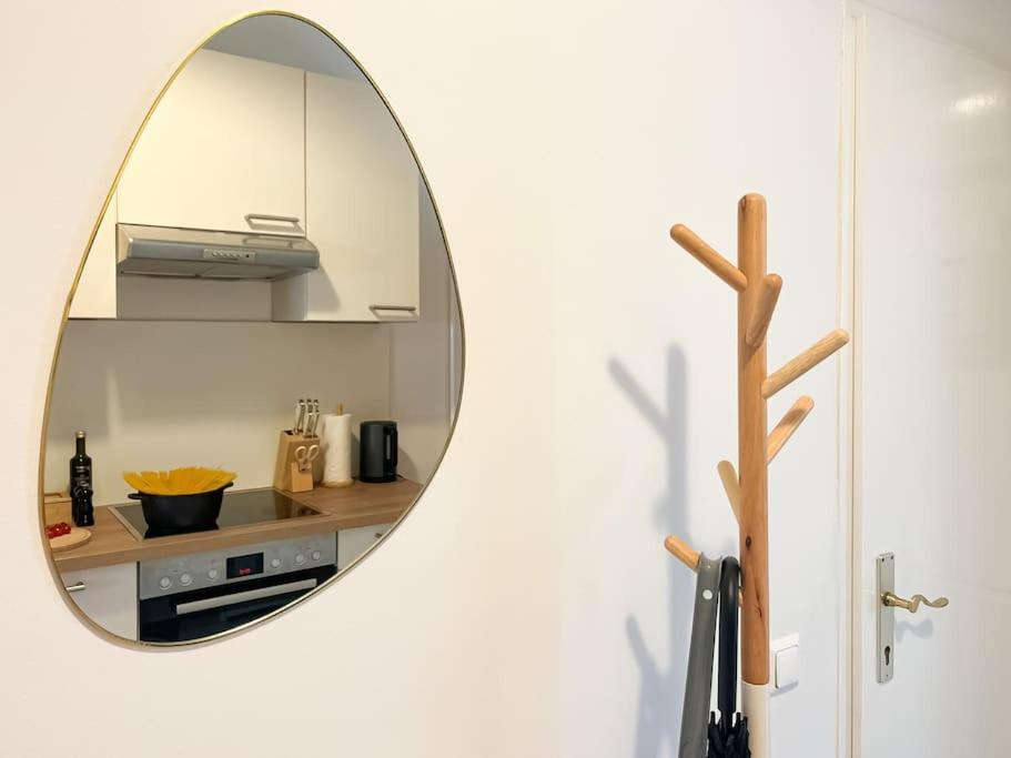 Cozy & Central 2 Bedroom Apartment Виена Екстериор снимка